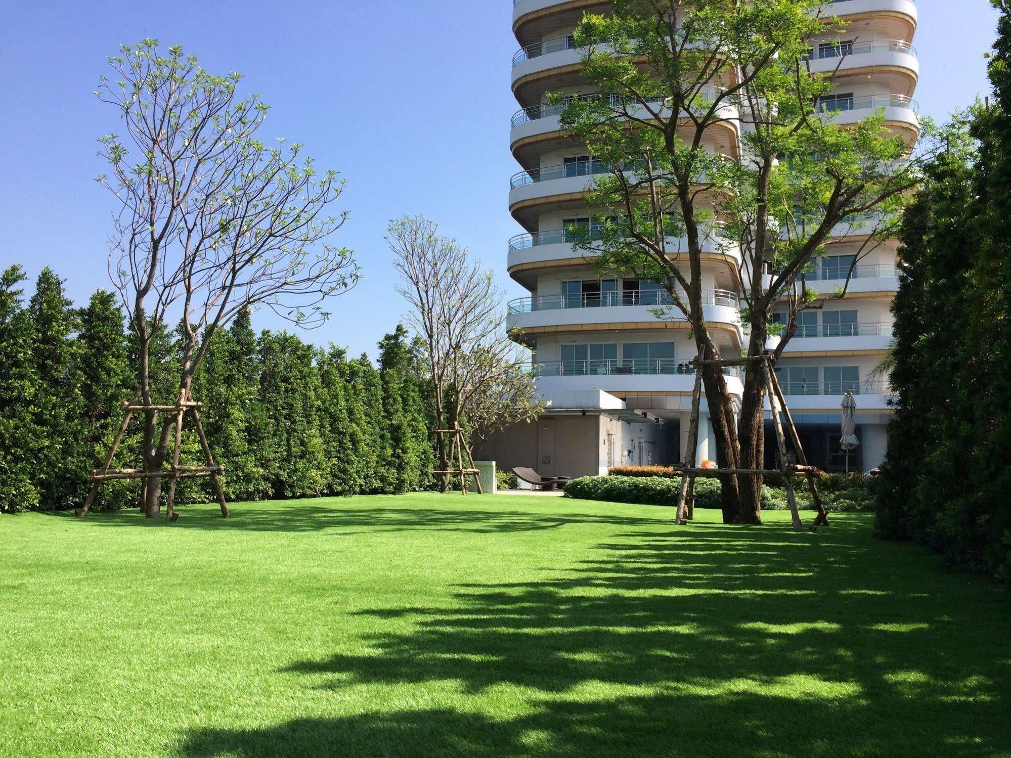 Viva Garden Serviced Residence Bangkok Exterior foto